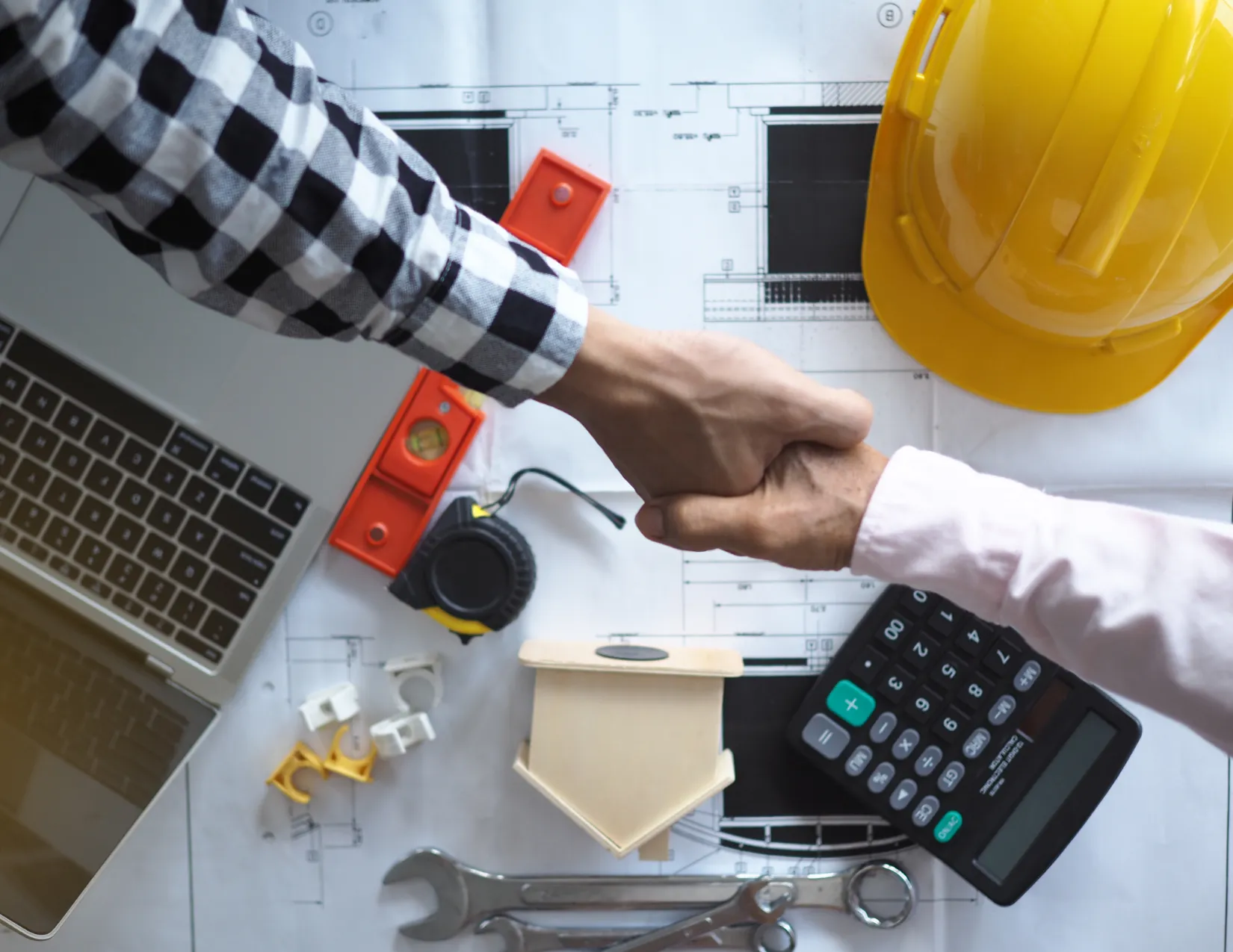 How to Choose the Right Construction Contractor for Your Home